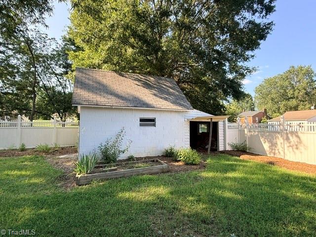 244 Weaver Street Property Photo 24