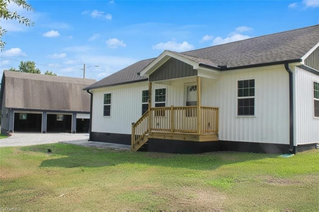 1000 Pine Circle Drive Property Photo 2