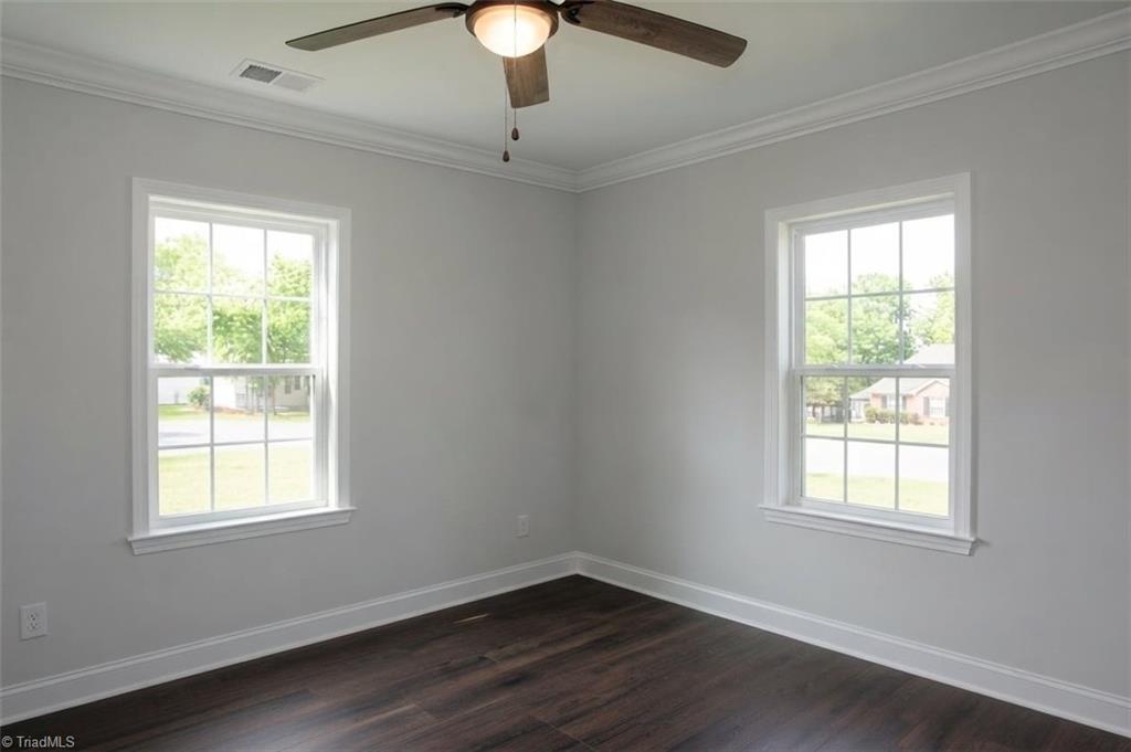 1000 Pine Circle Drive Property Photo 5