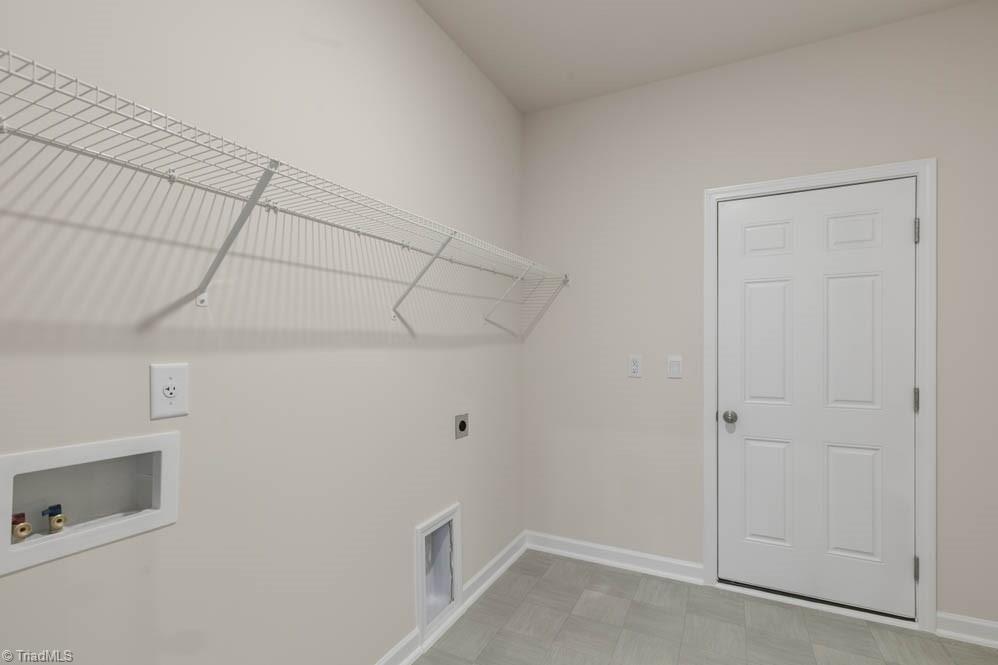 1584 Aberdeen Drive Property Photo 7