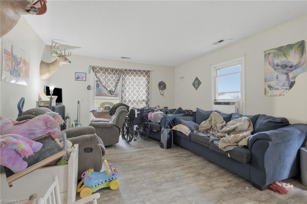 791 Falconbridge Road Property Photo 4
