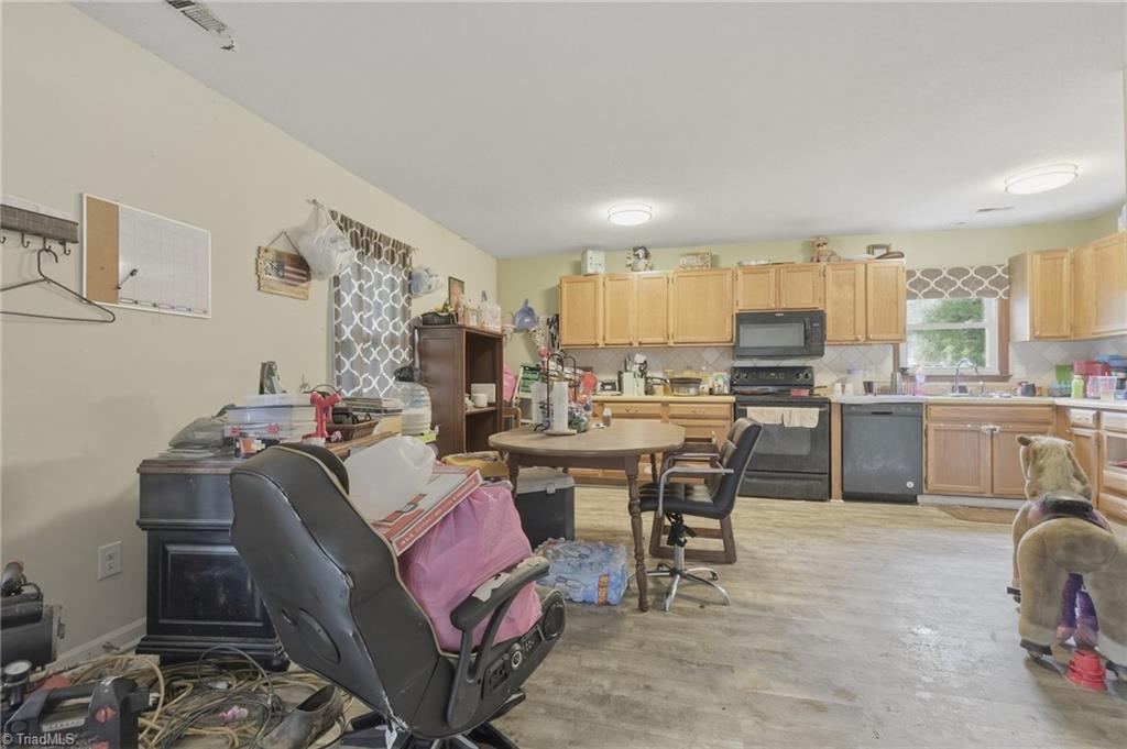 791 Falconbridge Road Property Photo 5