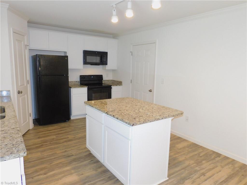 719 Torbay Drive Property Photo 6