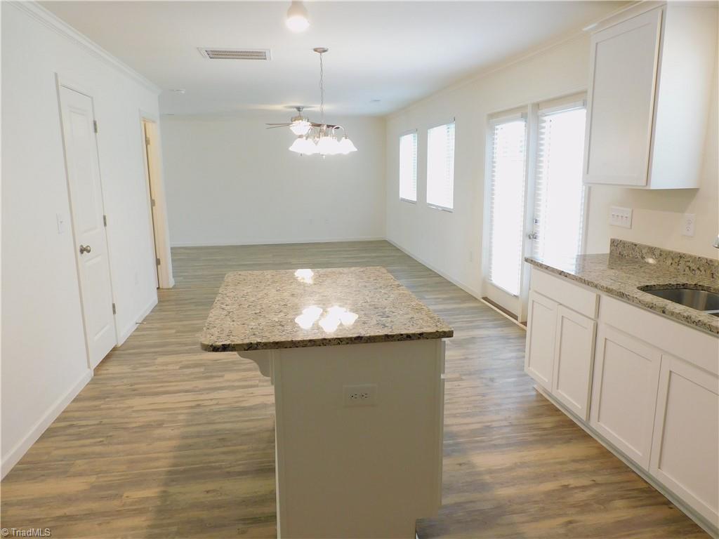 719 Torbay Drive Property Photo 7