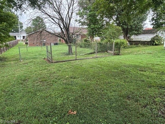 422 N Cedar Street Property Photo 5