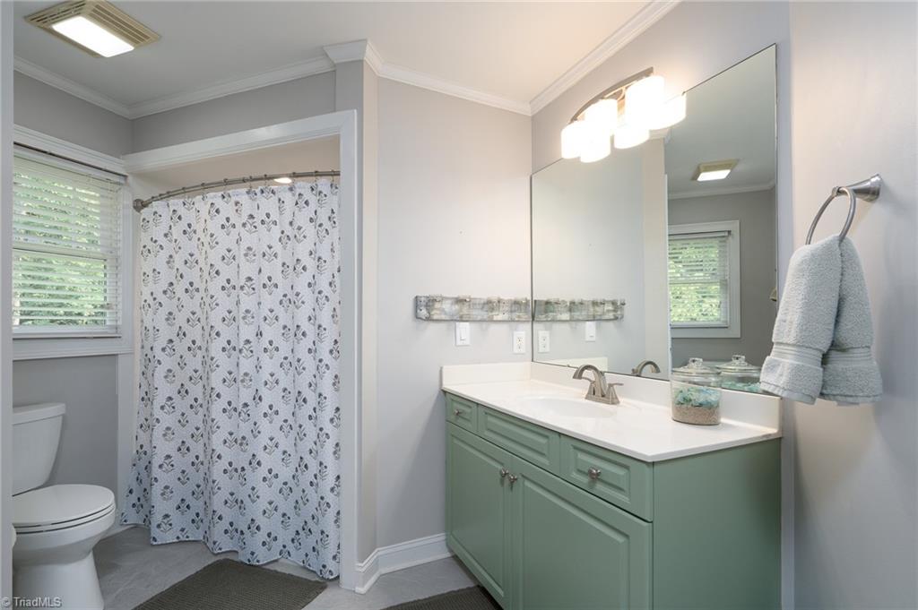 1820 Southpoint Lane Property Photo 28