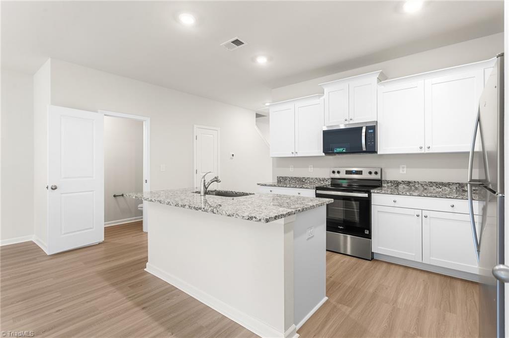 2112 Willow Glen Drive Property Photo 13