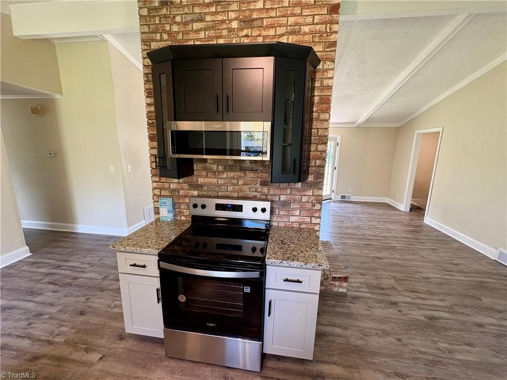 118 Lakeview Circle Property Photo 6