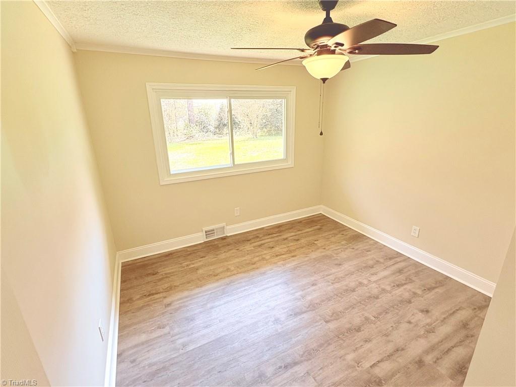 118 Lakeview Circle Property Photo 8