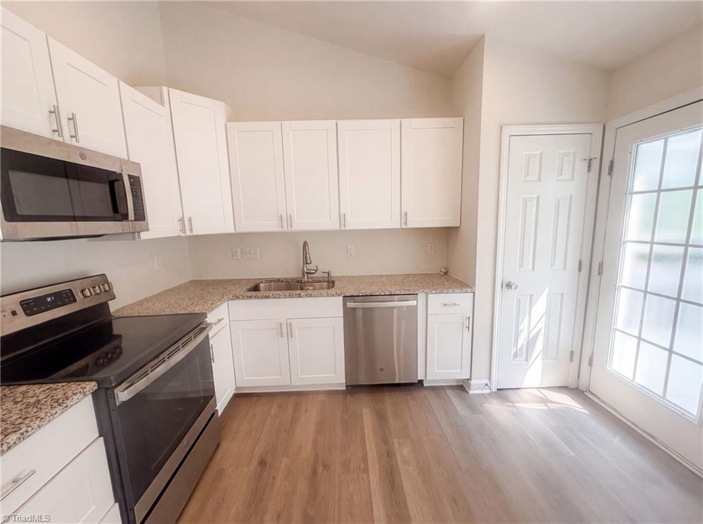 2110 Carlisle Way Property Photo 2