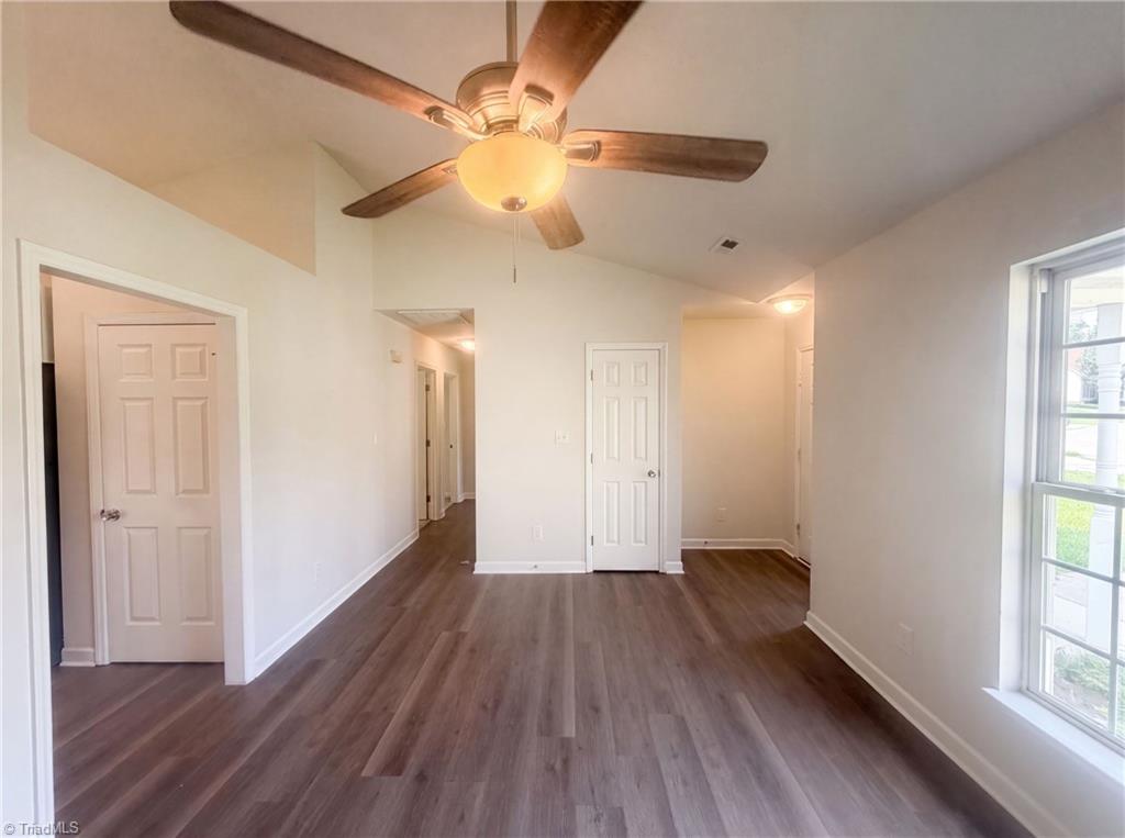 2110 Carlisle Way Property Photo 3