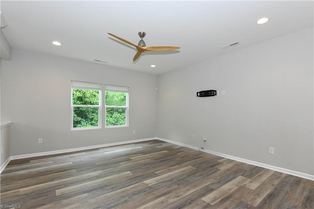 5904 Boxelder Cove Property Photo 4