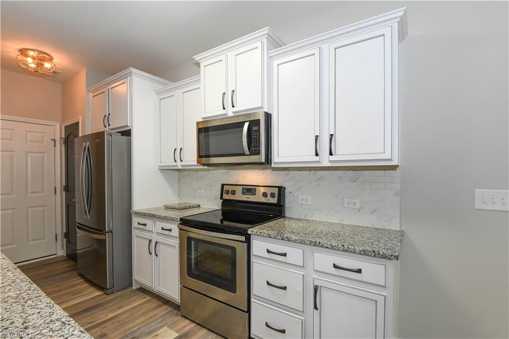 5904 Boxelder Cove Property Photo 6
