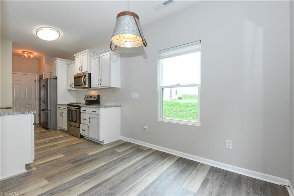 5904 Boxelder Cove Property Photo 8