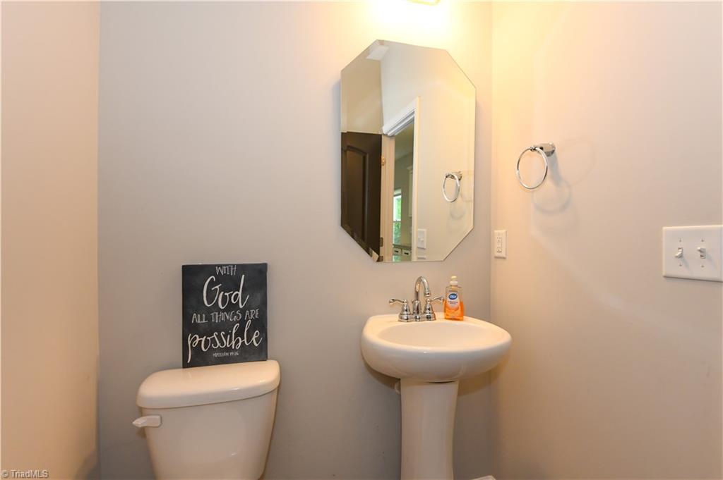 5904 Boxelder Cove Property Photo 9