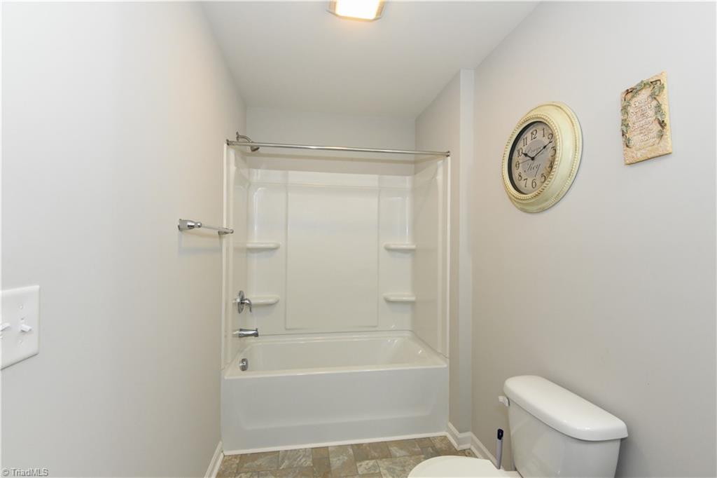 5904 Boxelder Cove Property Photo 13