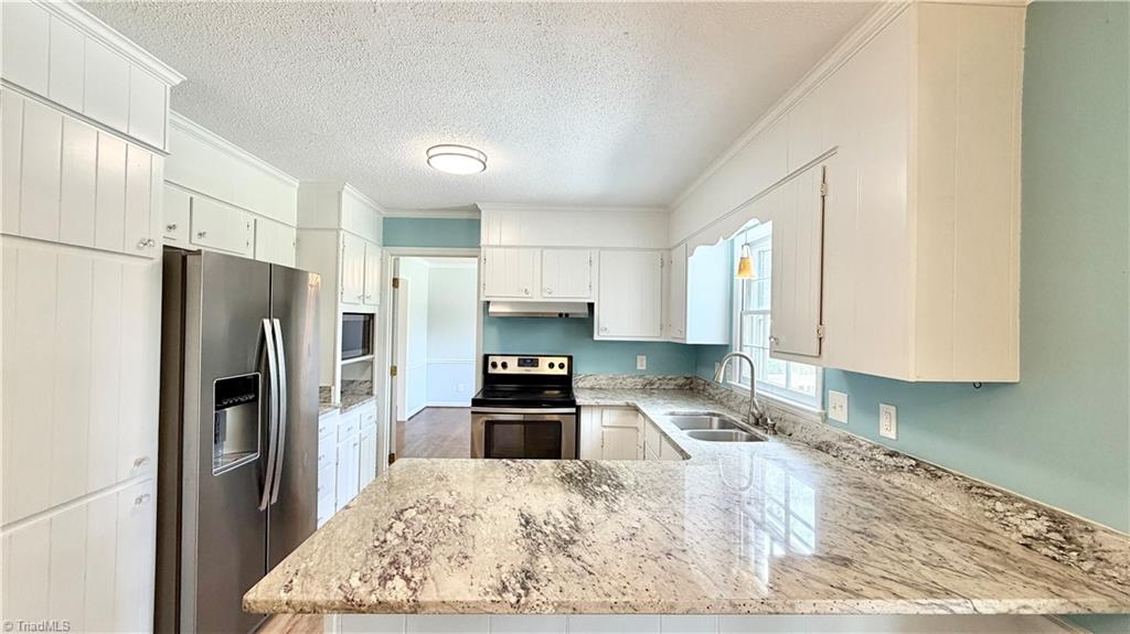 4109 Windlestraw Lane Property Photo 10