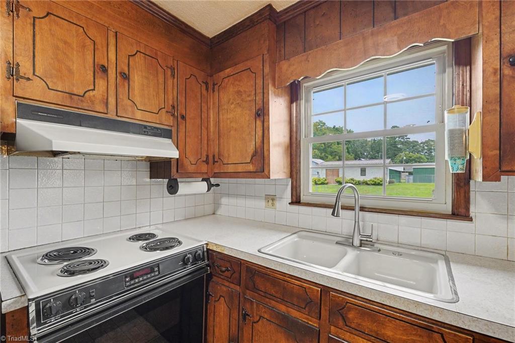 136 Beckford Drive Property Photo 3