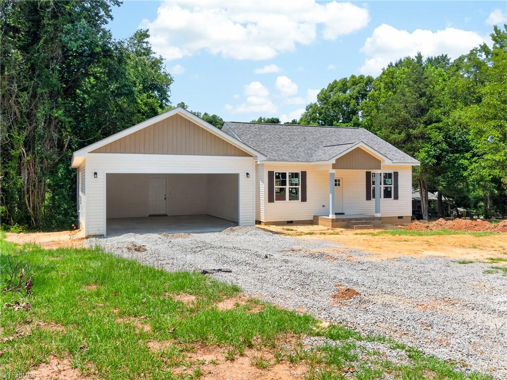 391 Needmore Road Property Photo 2
