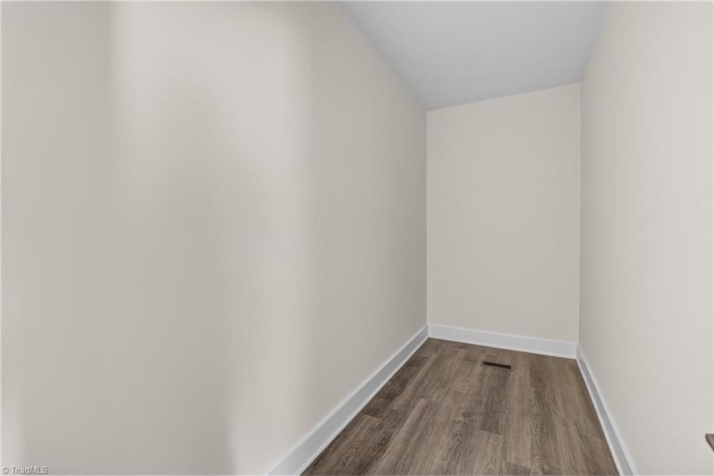 391 Needmore Road Property Photo 18