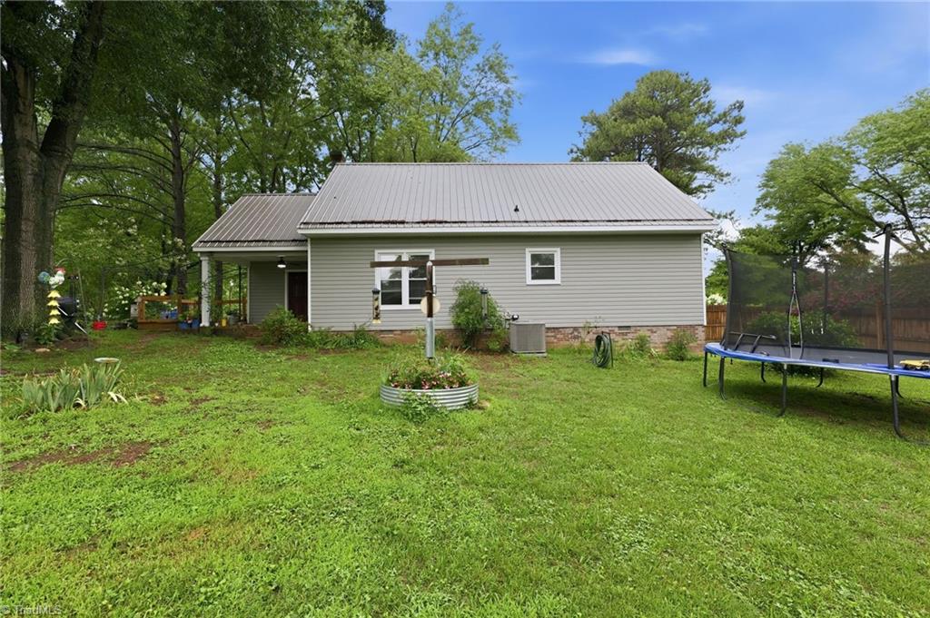 8643 Nc Highway 150 Property Photo 6
