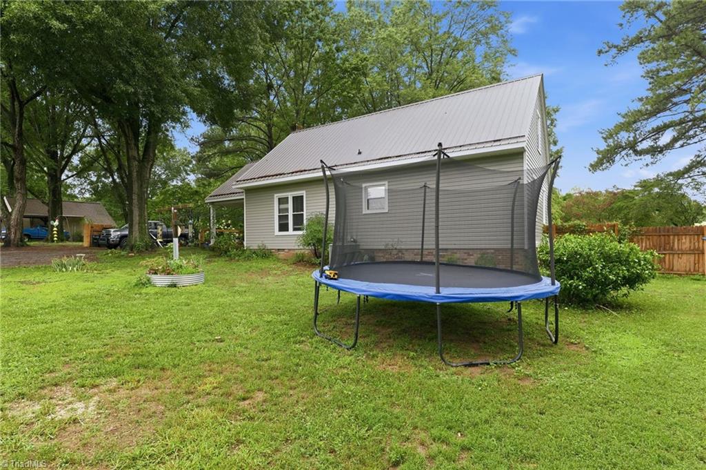 8643 Nc Highway 150 Property Photo 7