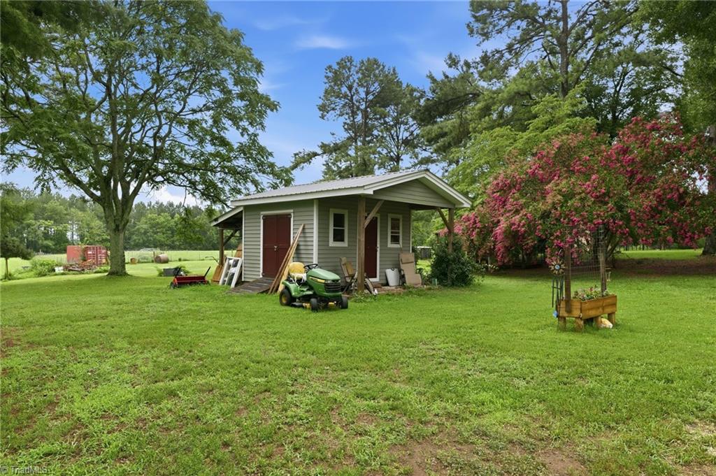 8643 Nc Highway 150 Property Photo 8