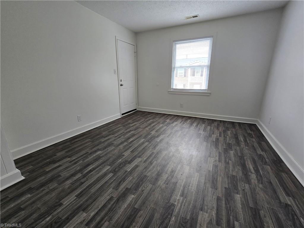 3620 Clemmons Road Apt 12 Property Photo 3