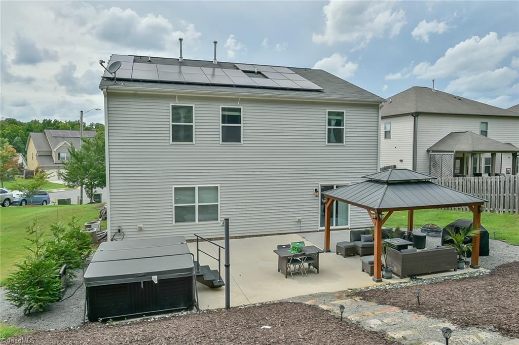 1017 Scotch Pine Way Property Photo 6