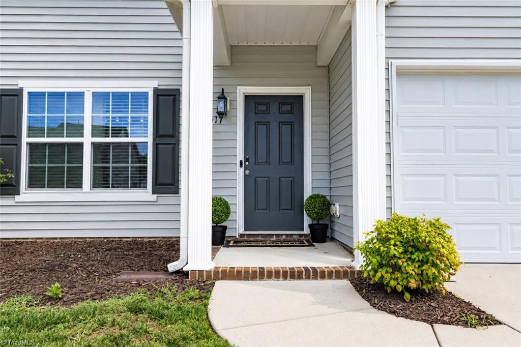 1017 Scotch Pine Way Property Photo 7