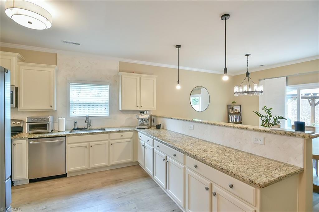 1017 Scotch Pine Way Property Photo 13