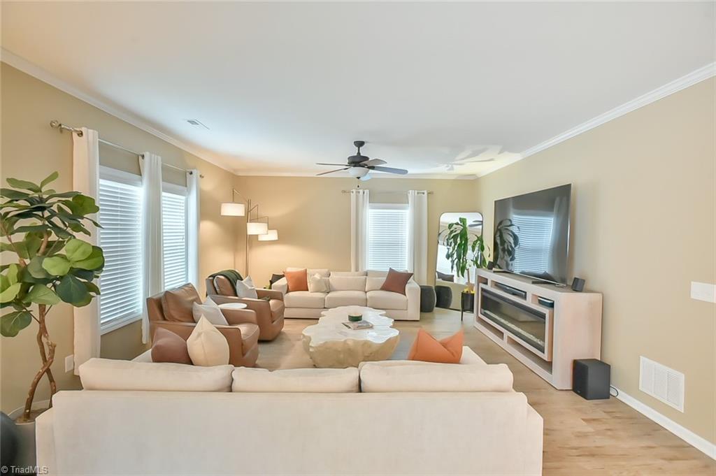 1017 Scotch Pine Way Property Photo 15