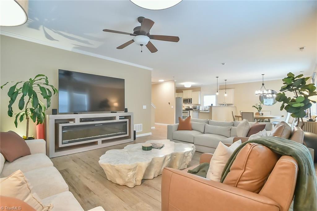 1017 Scotch Pine Way Property Photo 16