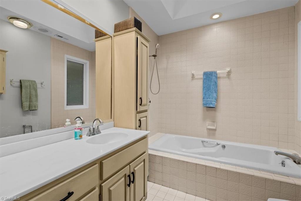 11 Culbreth Avenue Property Photo 23