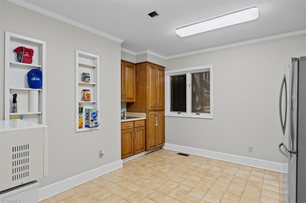 11 Culbreth Avenue Property Photo 38