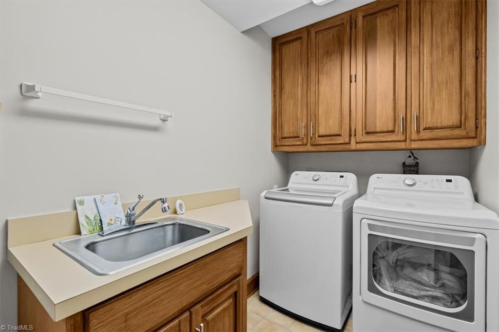 11 Culbreth Avenue Property Photo 40