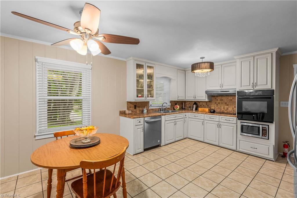 4365 Wakeman Drive Property Photo 8
