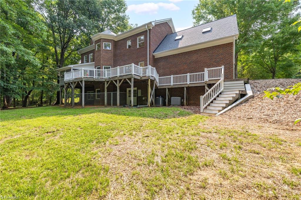 400 Crossing Creek Drive Property Photo 1