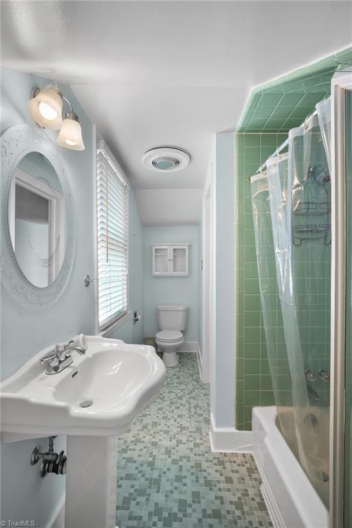 902 Sedgewick Lane Property Photo 43