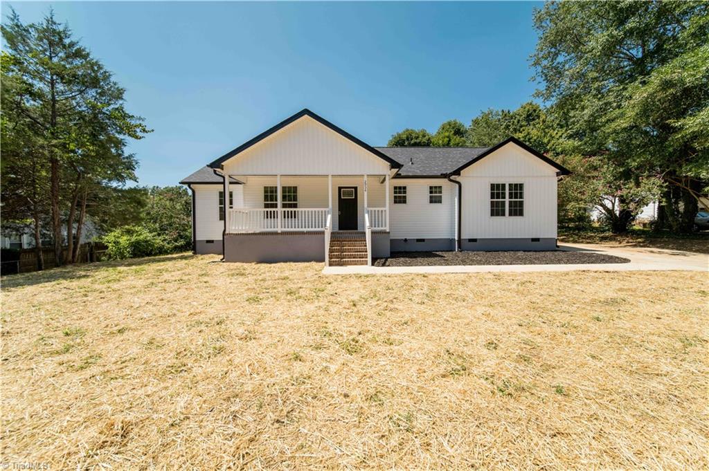 2934 S Stratford Road Property Photo 1