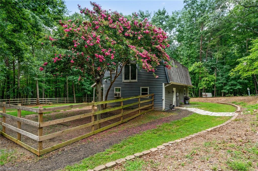 505 Tipperary Lane Property Photo 3