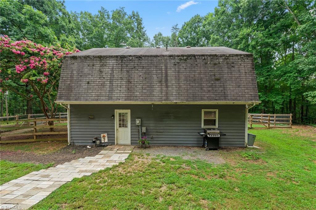 505 Tipperary Lane Property Photo 4