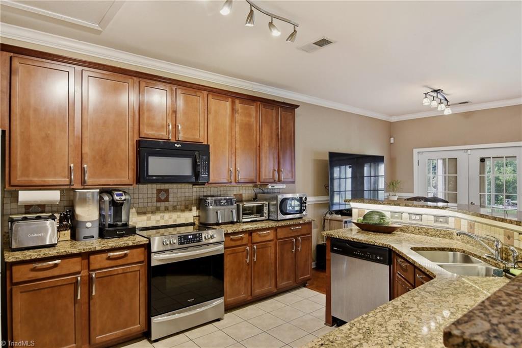 2595 Viola Court Property Photo 8