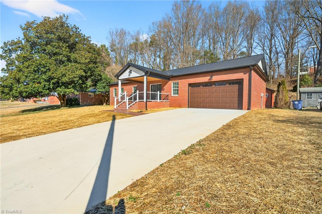 1256 Cloister Drive Property Photo 4