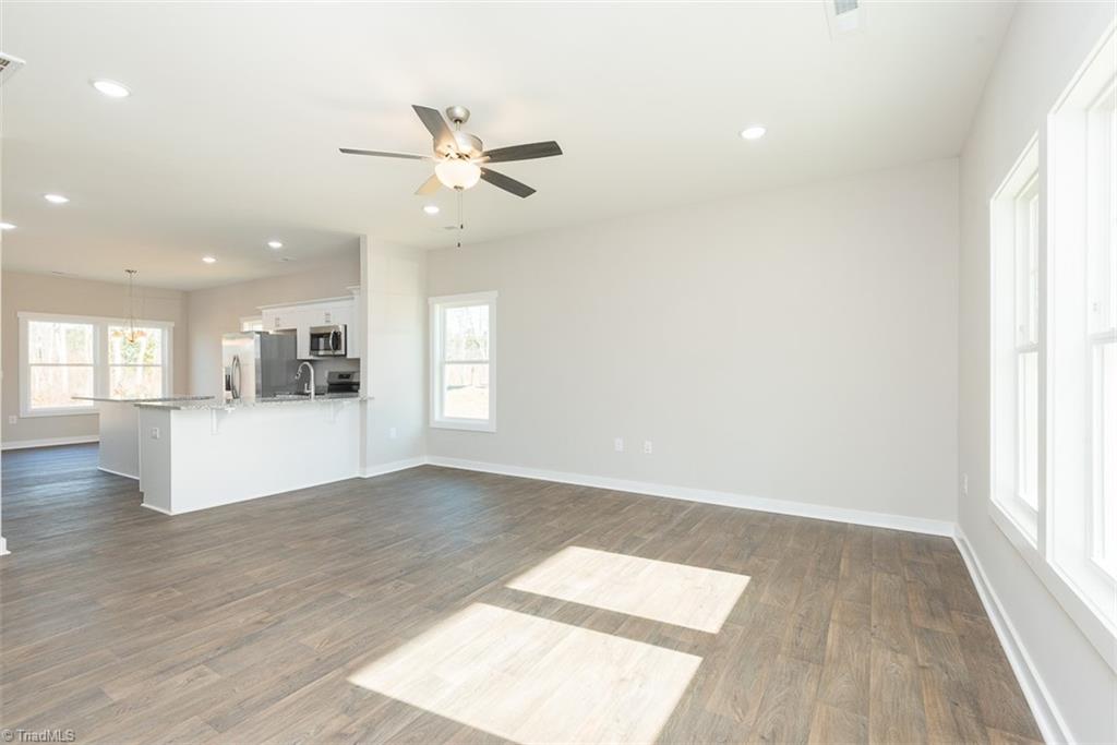 1061 Pinnix Loop Property Photo 7