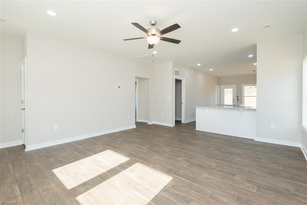 1061 Pinnix Loop Property Photo 8