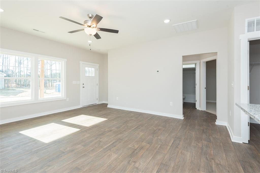 1061 Pinnix Loop Property Photo 9