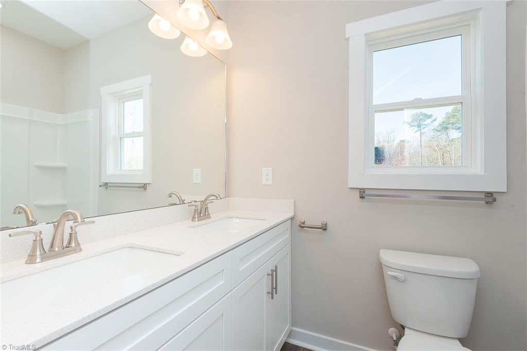 1061 Pinnix Loop Property Photo 17