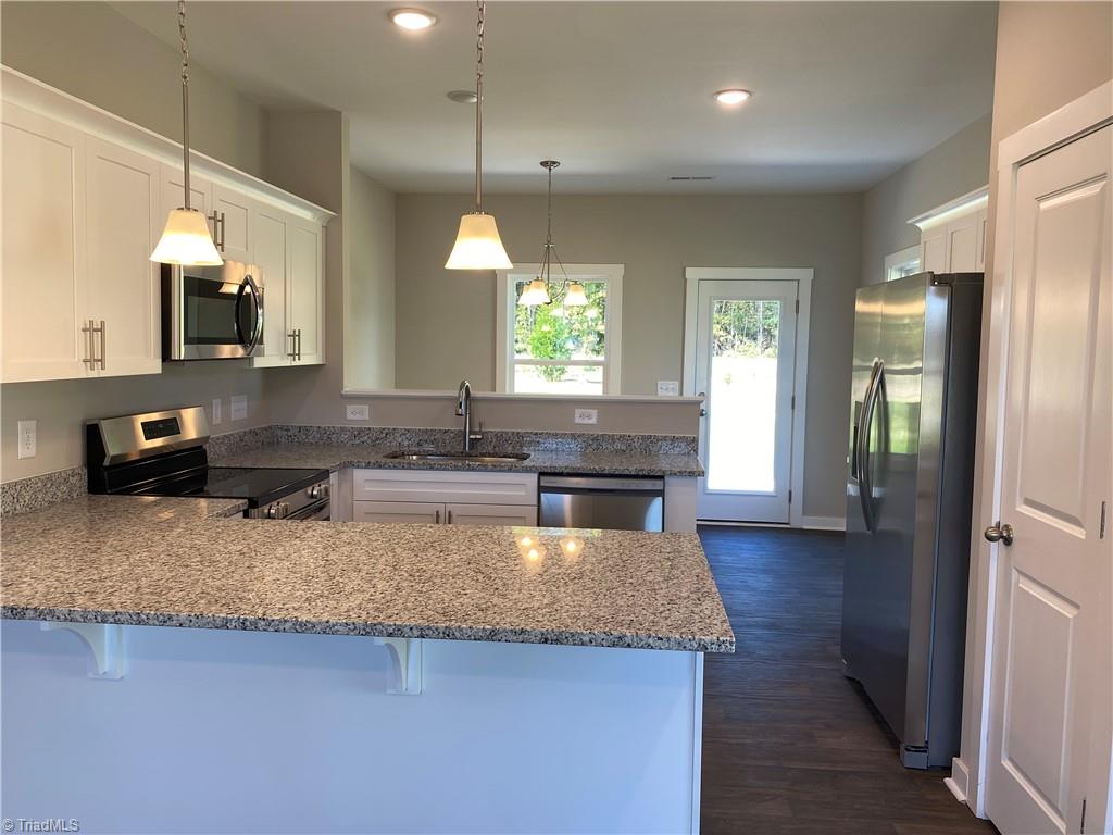 1057 Pinnix Loop Property Photo 6