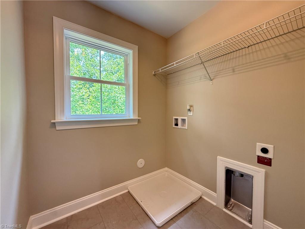 2553 Whipporwill Court Property Photo 13